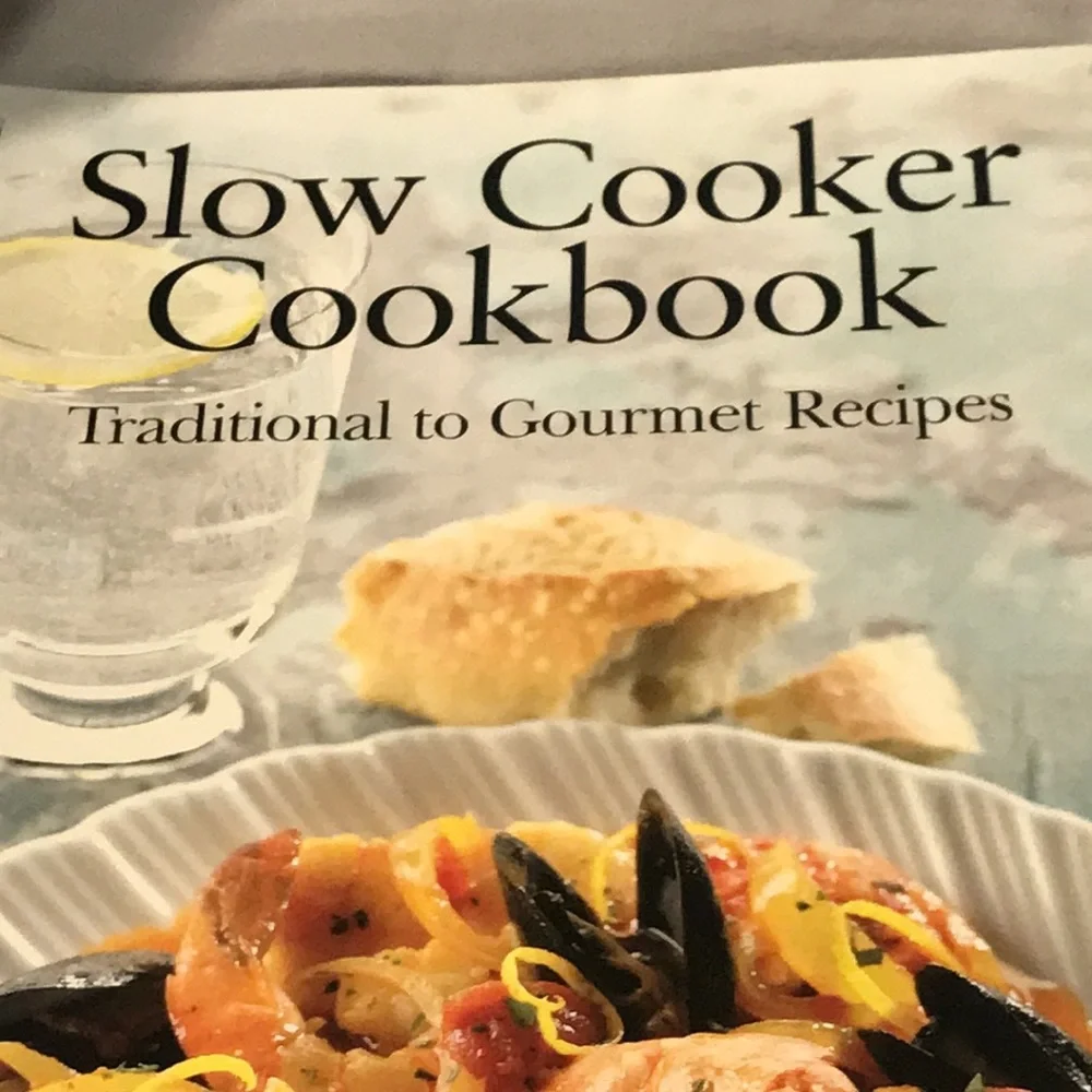 Cuisinart Slow Cooker Cookbook 2 Languages - Picture 2 of 8